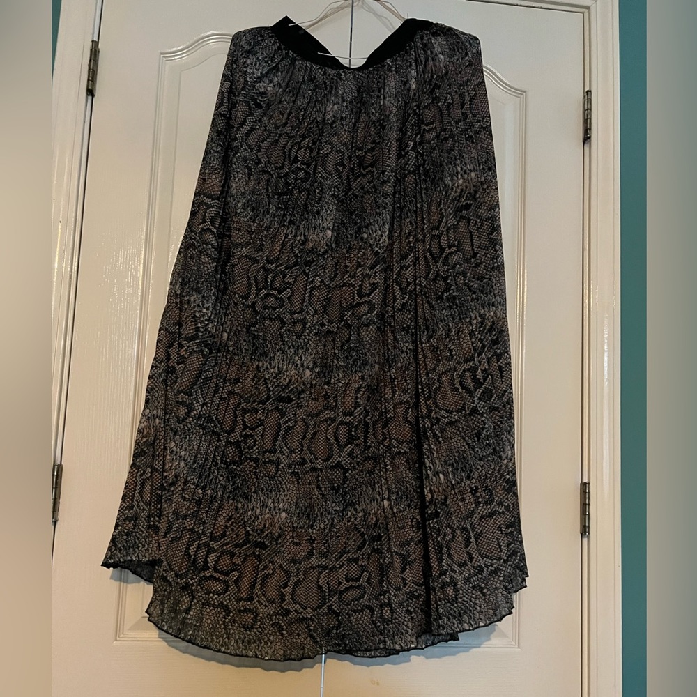 Animal print / maxi pleated skirt with elastic waist / very comfortable